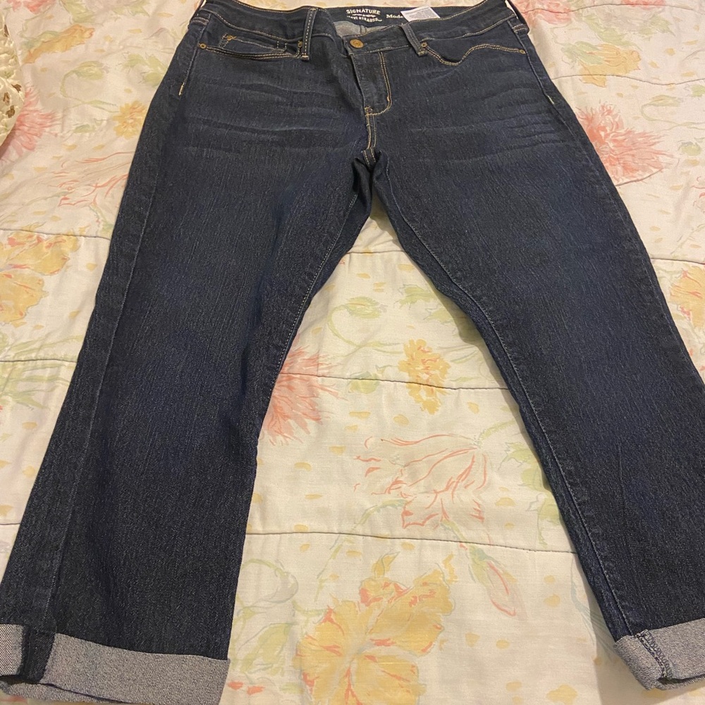 Levi’s modern capris
